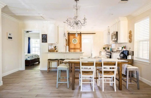 Galveston Casa | Paradise Awaits! Centrally Located Beach Retreat! Close To Everything!
