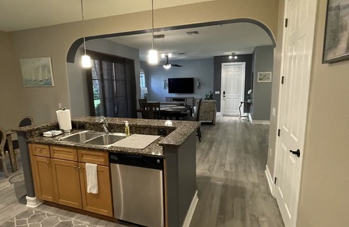 Biggar Condominio | Paradise Awaits! Luxury Townhouse in Paseo-Resort Style Amenities!