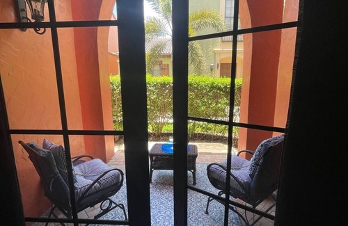 Biggar Condominio | Paradise Awaits! Luxury Townhouse in Paseo-Resort Style Amenities!