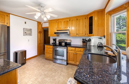 Dennis Port Casa | Paradise Awaits you! Sleeping 14, this oceanfront complex is perfect!