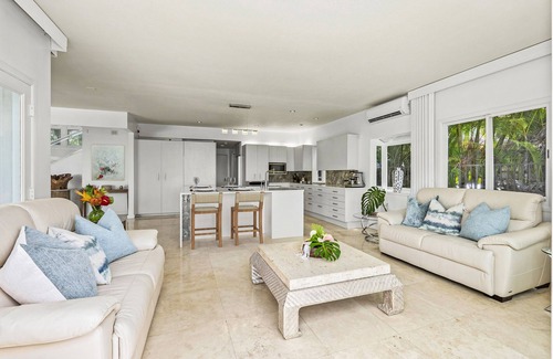 Eastern Honolulu Casa | Paradise Beach Estate: 6BR Oceanfront Villa w/ Pool, Spa & Views