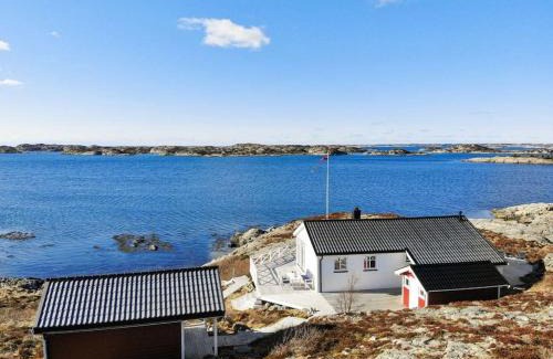 Hitra Casa | Paradise by the Seaside