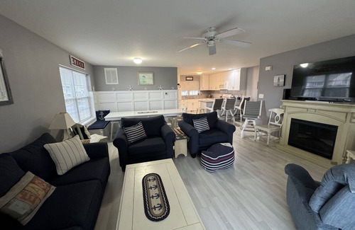 Wildwood Crest Casa | Paradise by the Ocean Steps to best beach.Ocean Front pool. Private garage.