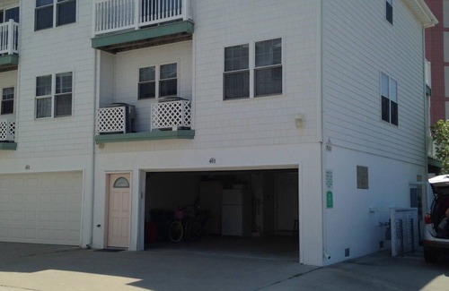 Wildwood Crest Casa | Paradise by the Ocean Steps to best beach.Ocean Front pool. Private garage.
