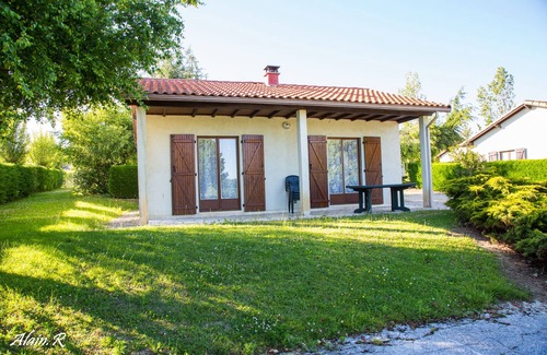 Sarrecave Alquiler De RV | Paradise Chalets and Camping