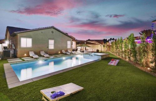 Coachella Casa | Paradise Coachella NEW Salt Water Pool & Landcape
