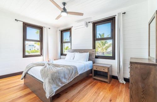 San Pedro Villa | Paradise Cove and The PoolClub at Mahogany Bay