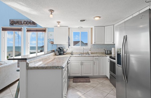 North Carolina Coast Condominio | Paradise Found | Communal Pool OPEN NOW