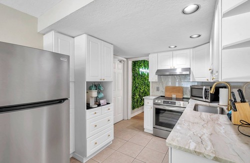 Seminole Casa | Paradise Found Home With Private Heated Saltwater Pool And Cabana Plus Game Room