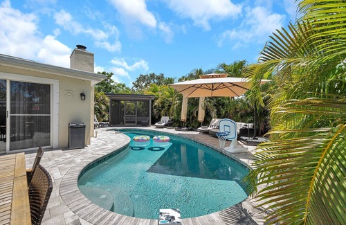 Seminole Casa | Paradise Found Home With Private Heated Saltwater Pool And Cabana Plus Game Room