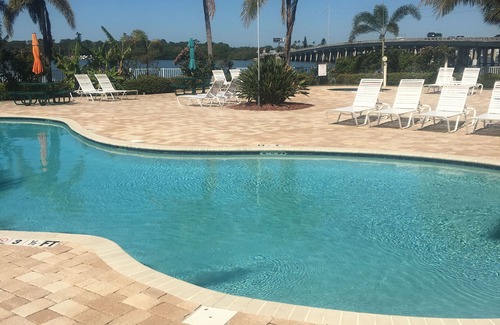 St. Petersburg - Clearwater Condominio | Paradise Found Pet Friendly