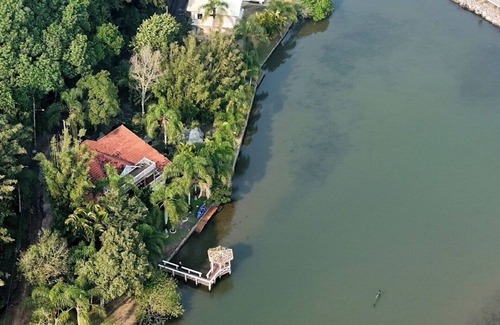 Laguna Casa | Paradise House between the Lagoon and the Sea in Laguna/SC that accepts pets.