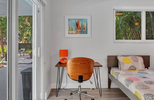 Riverside Park Villa | Paradise House