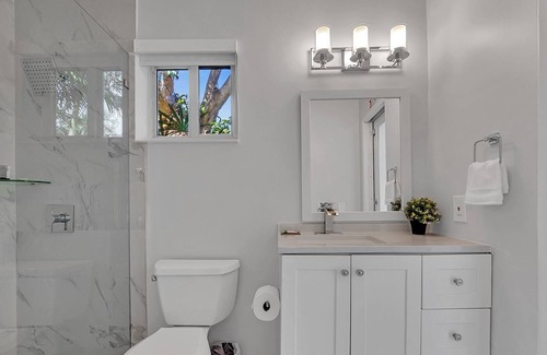 Riverside Park Villa | Paradise House