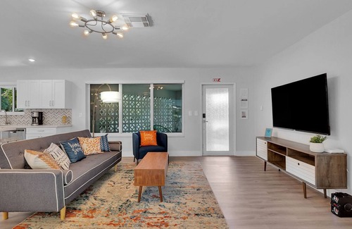 Riverside Park Villa | Paradise House