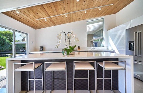 Vista Las Palmas Casa | Paradise Las Palmas - Mid-Century Luxury: Iconic Alexander Home with Stunning Views