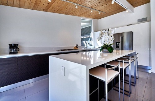 Vista Las Palmas Casa | Paradise Las Palmas - Mid-Century Luxury: Iconic Alexander Home with Stunning Views
