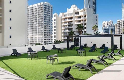 Surfers Paradise Apartamento | Paradise Lookout - Steps to Beach, Shops and Dining