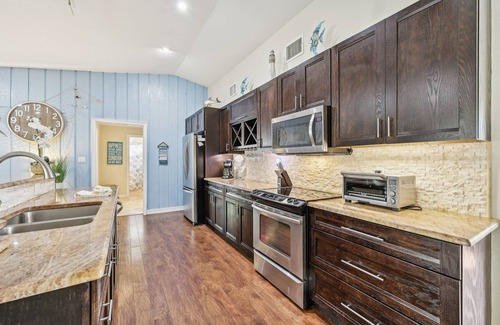 Trailer Estates Casa | Paradise Near IMG, AMI, SRQ - Heated Pool