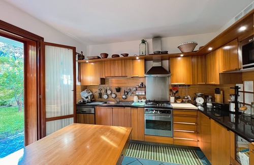 Picanello-Ognina-Barriera-Canalicchio Villa | Paradise Oasis: 400sqm Townhouse, Pool & Seaview