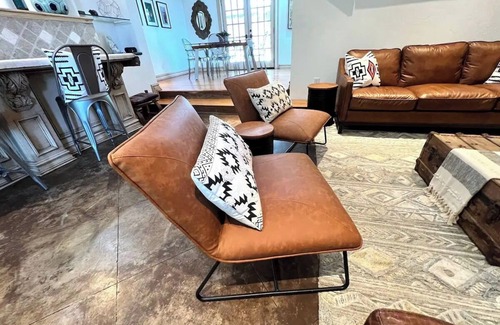 Central Oklahoma City Casa | Paradise on Penn with Pool & Hot Tub Near Downtown
