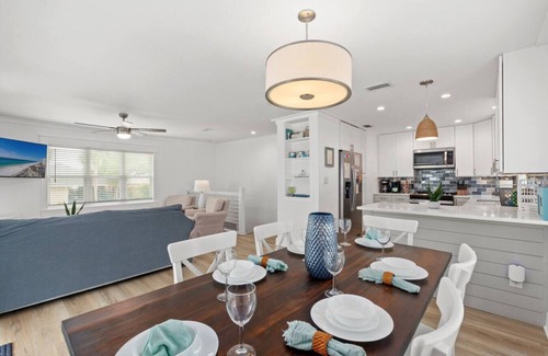 Laguna Beach Estates Casa | Paradise Palms: Prvt Swim Spa, Pets OK, Games, 1 Blk to Bch, FREE Activities!