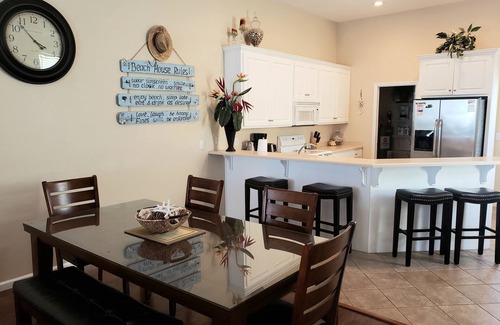 Sago Park Townhomes Casa | Agosto $ 145 / ngt disponible! Piscina "Paradise Retreat", corta caminata a la playa "