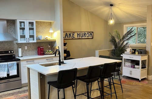 Port Elgin Cabaña | Paradise! Steps from Lake Huron
