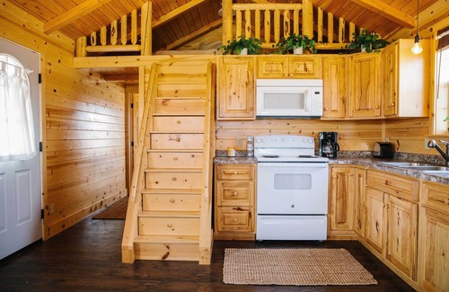 Livingston Cabaña | Paradise Valley Cabin by Chico & Yellowstone Park!