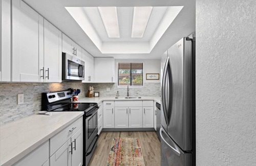 Las Casitas De Paradise Village Condominio | Paradise Valley Paradise/ Ground Unit/Fresh Remodel