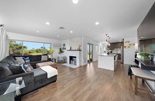 Valencia Park Casa | Paradise View: Luxury Pool & Spa Retreat