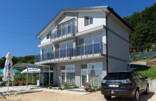 Shkorpilovtsi Casa | Paradise View Rooms