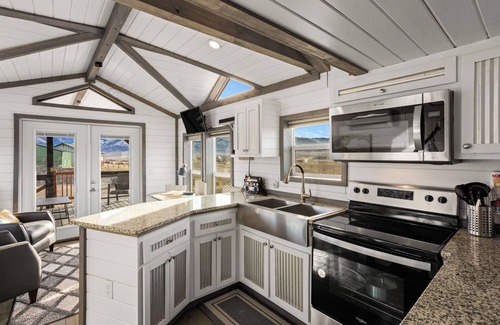Emigrant Casa | Paradise View- Tiny home with big views and great location in Paradise Valley
