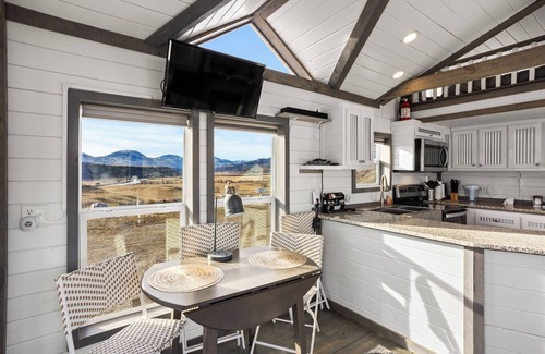 Emigrant Casa | Paradise View- Tiny home with big views and great location in Paradise Valley