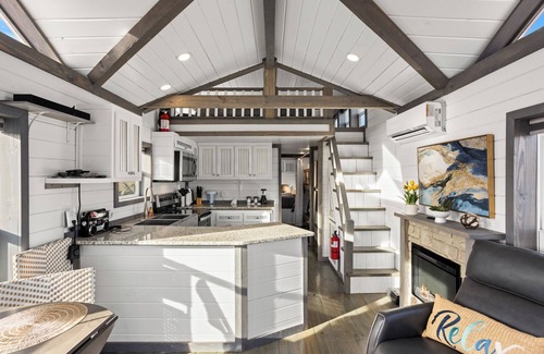Emigrant Casa | Paradise View- Tiny home with big views and great location in Paradise Valley