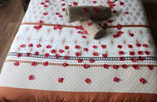 Carquefou Apartamento | Paradiseroom44 studio perfect for a romantic getaway