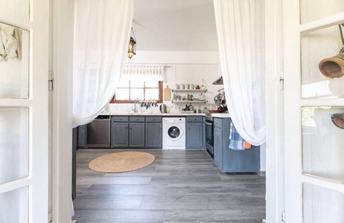 Amaniou Casa | Paradiso Vintage Villa: Traditional 1944 Gem