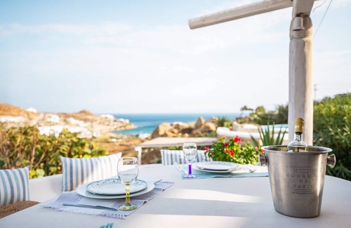 Platis Gialos Villa | Paraga Scorpios Villa 2 7mins walk to beach by Calypso Sunset Villas