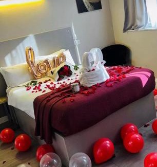 Haselbury Hotel | Paragraph Edmonton