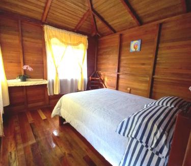 Banos de Agua Santa Cama Y Desayuno | Paraiso Orquideario