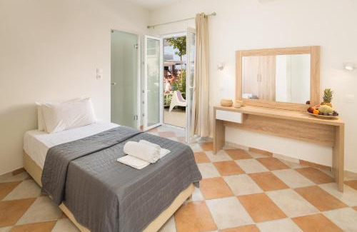 Kavos Hotel | Paralia studios