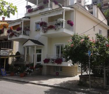 Kastoria Hotel | Paraliako katerina Studios & Rooms - Biker Friendly Hotel