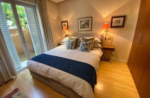 Victoria and Alfred Waterfront Apartamento | Parama 003 Secure, Luxurious Waterfront Apartment