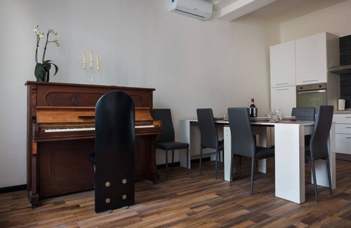 Oltretorrente Apartamento | Parco Ducale Elegant Apartment con Balcone x5