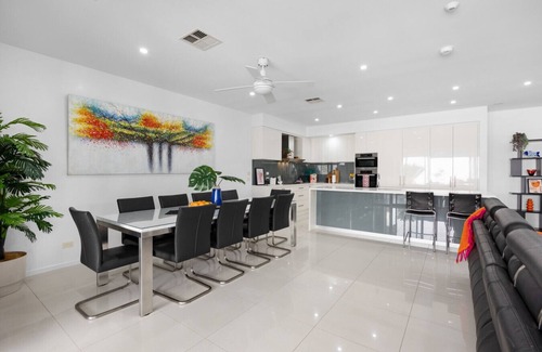 West Beach Casa | Parea on Cavendish - Beach Views!