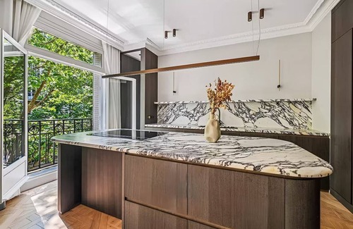 Champs-Elysees Condominio | Paris at the Top – 4BR Luxury Penthouse w/ Tower Views