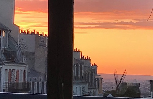 Montmartre Apartamento | Montmartre Artist Loft Paris Views Piano & Yoga Space
