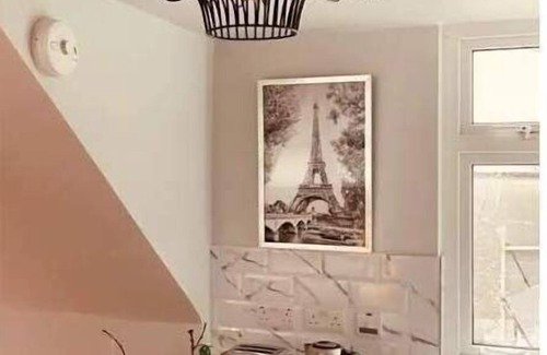 Bantry Apartamento | Paris Rooftop Studio, European charm, French chic, Downtown location