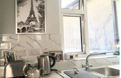 Bantry Apartamento | Paris Rooftop Studio, European charm, French chic, Downtown location
