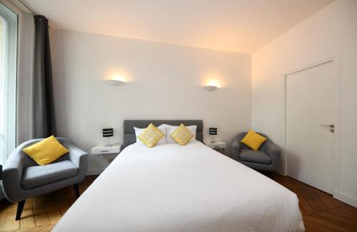 Faubourg-du-Roule Cama Y Desayuno | Paris Square